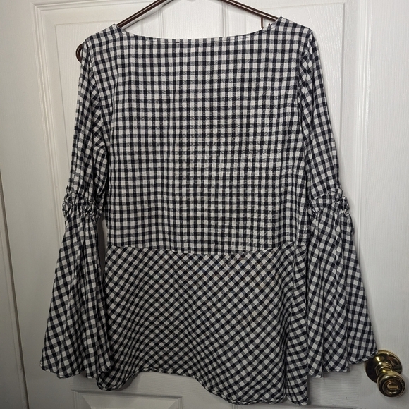 Ann Taylor Loft Womens Top Gingham Black White Bell Sleeve Slits Size Small - Picture 2 of 7
